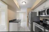 640 University Dr - Photo 16