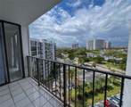 800 Parkview Dr - Photo 1