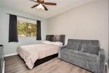 8805 Isles Cir - Photo 16