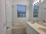 960 Pipers Cay Dr - Photo 15