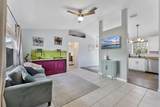 1073 Dubuque Avenue - Photo 2
