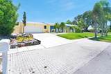 360 Saturn Avenue - Photo 2