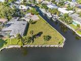 522 9th Terrace - Photo 11