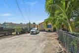 424 E Street - Photo 17