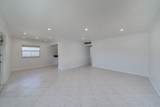 8 Valencia - Photo 10