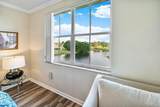 2040 Greenview Shores Boulevard - Photo 15