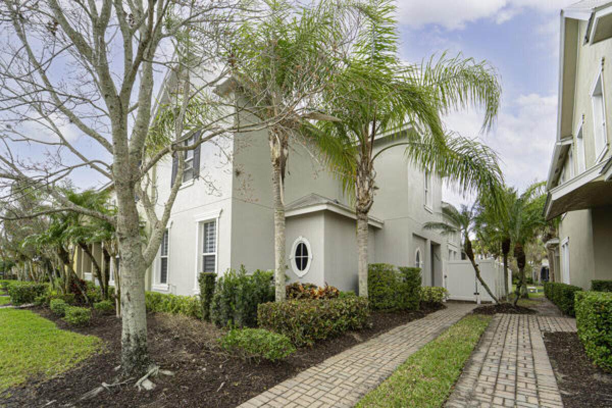 10487 Westlawn Boulevard - Photo 1