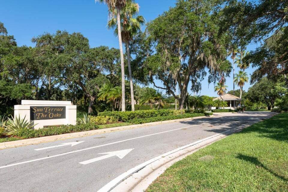 9701 Chapman Oak Court - Photo 1