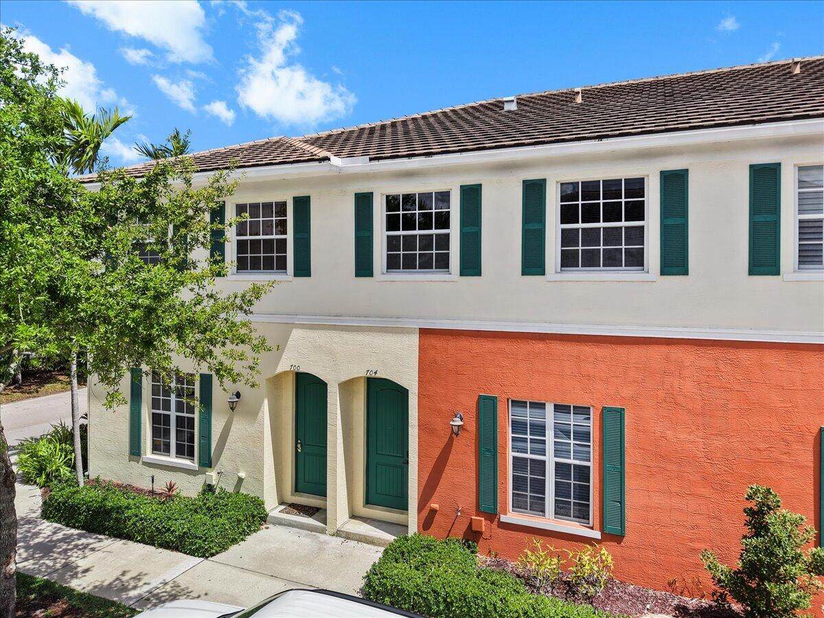 704 2nd Avenue - Photo 1