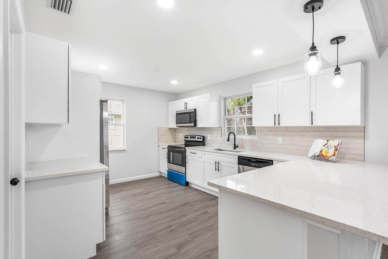 443 Azine Terrace - Photo 1