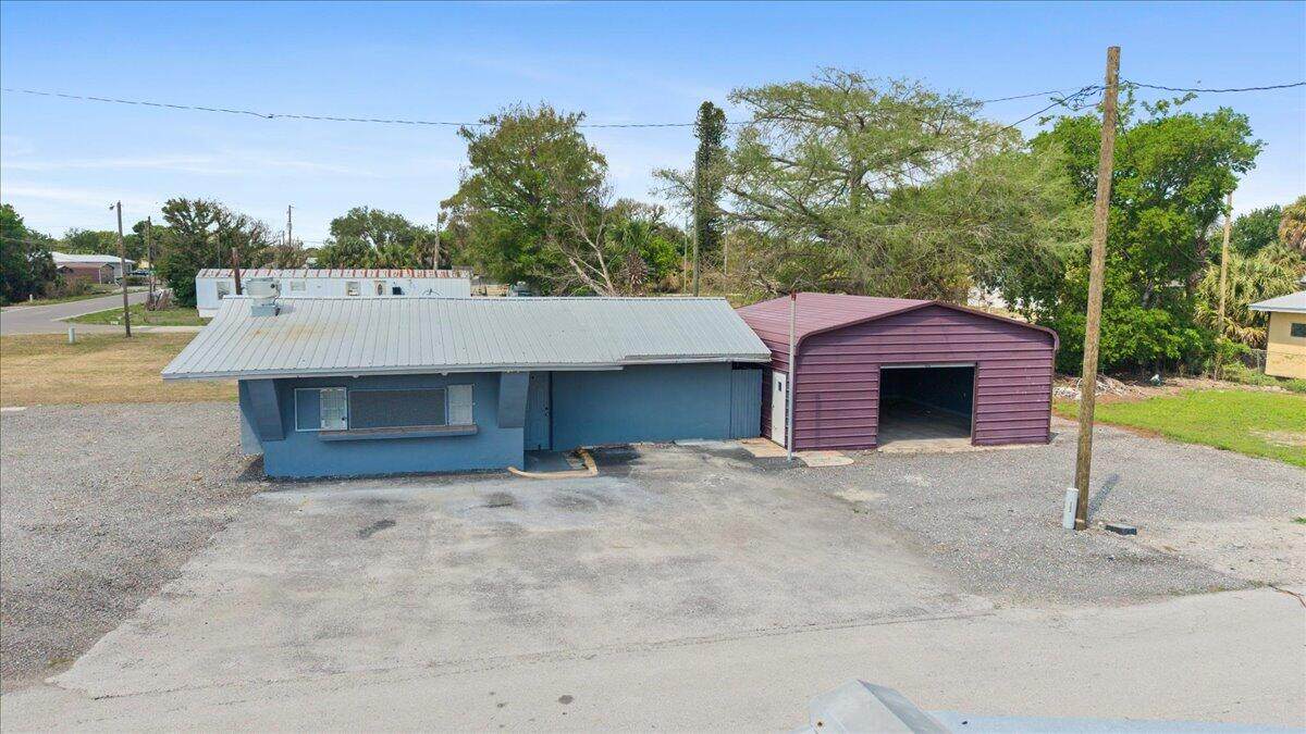 1023 Lee Street - Photo 1