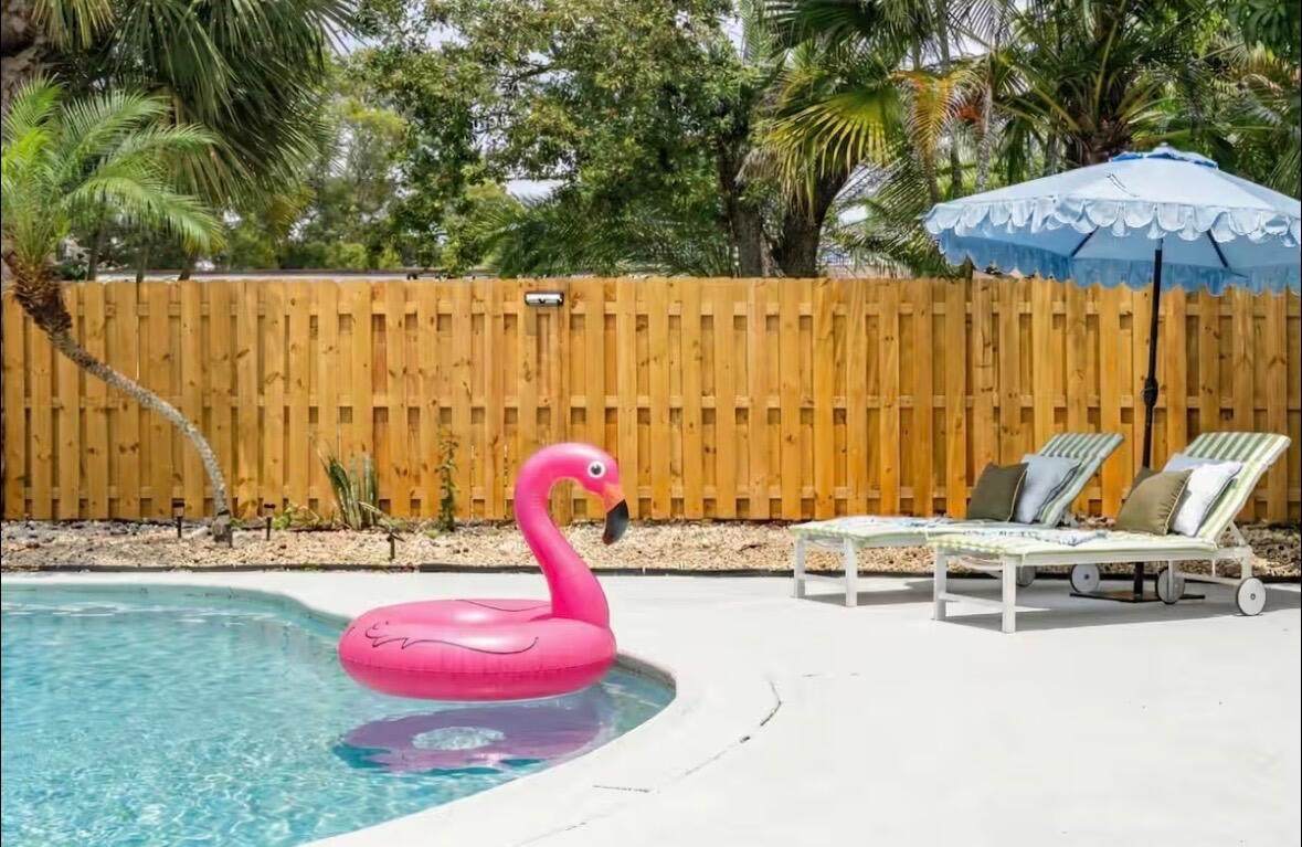 https://bt-photos.global.ssl.fastly.net/beaches/orig_boomver_1_B26010541-2.jpg