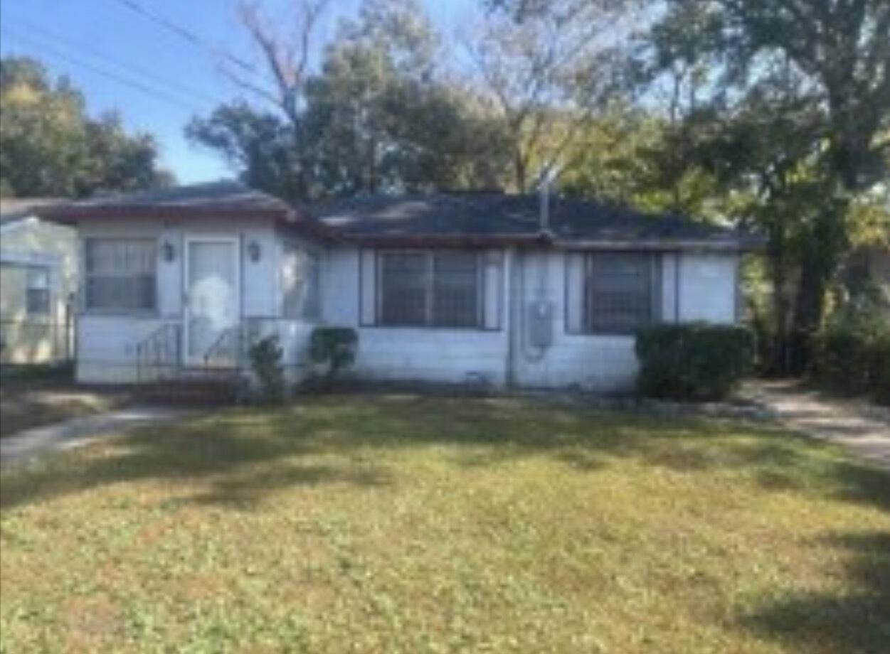 1659 University Street - Photo 1