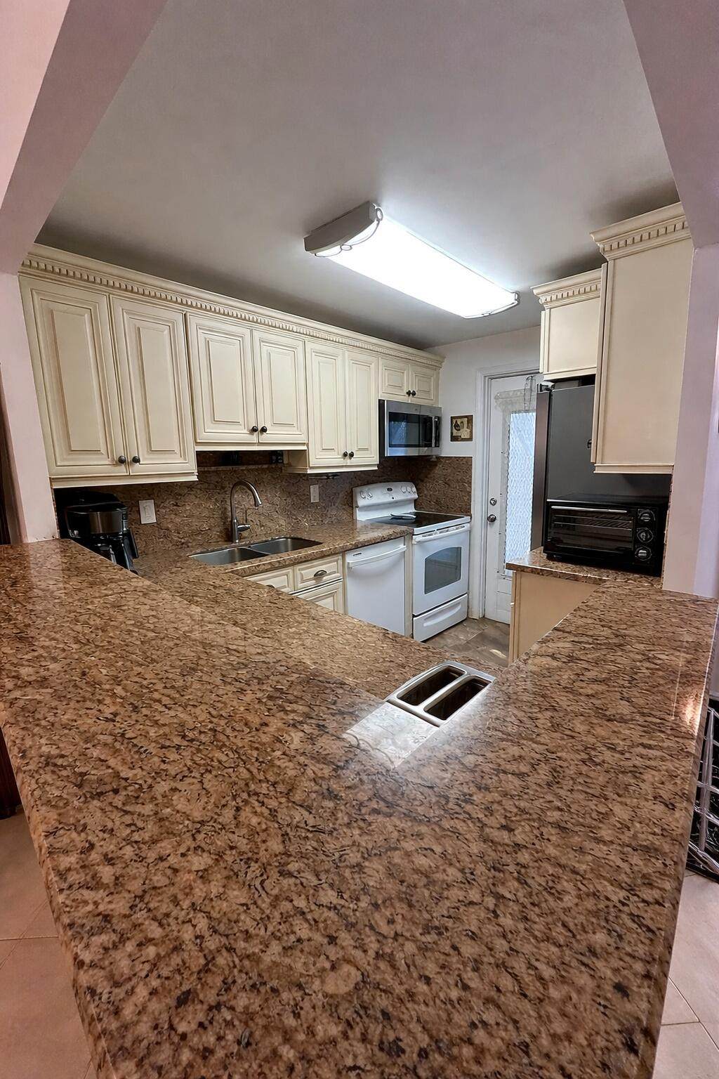 400 10th Street - Photo 1