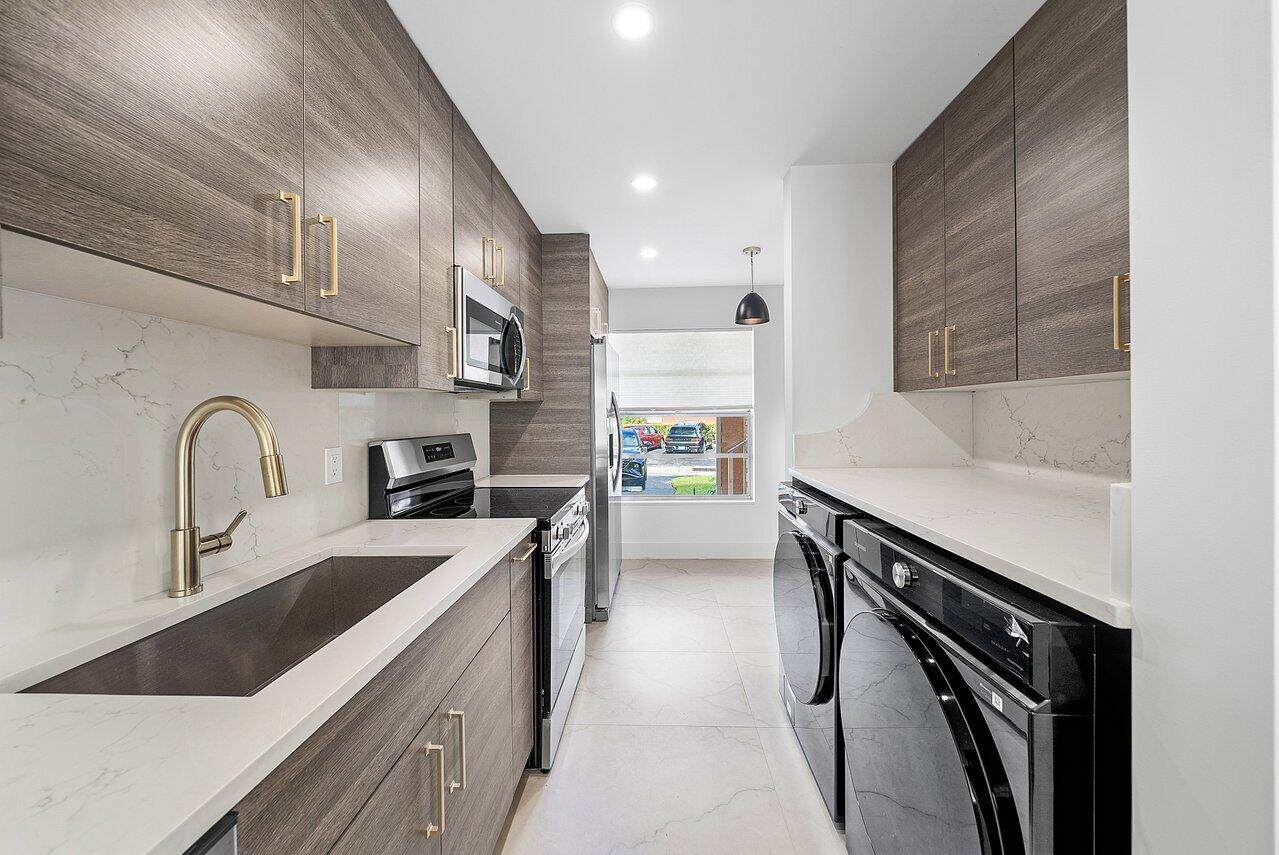 1541 20th Avenue - Photo 1