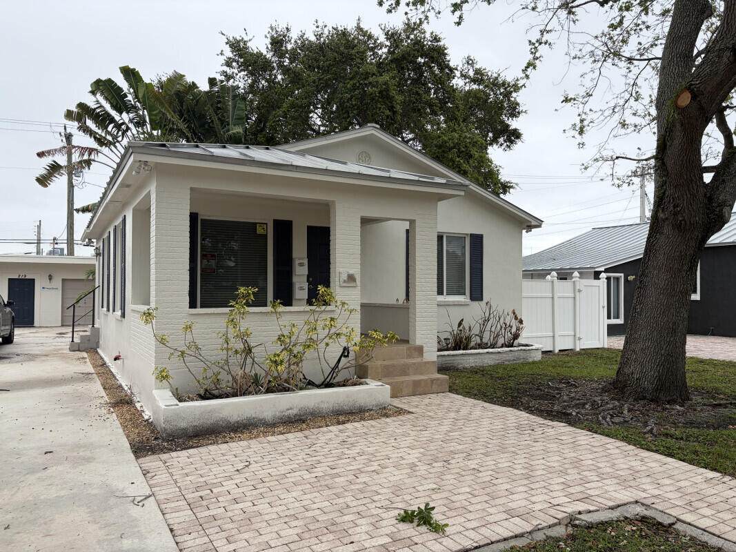 219 17th Street - Photo 1