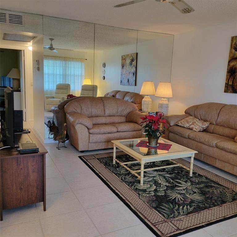 351 Markham P - Photo 1