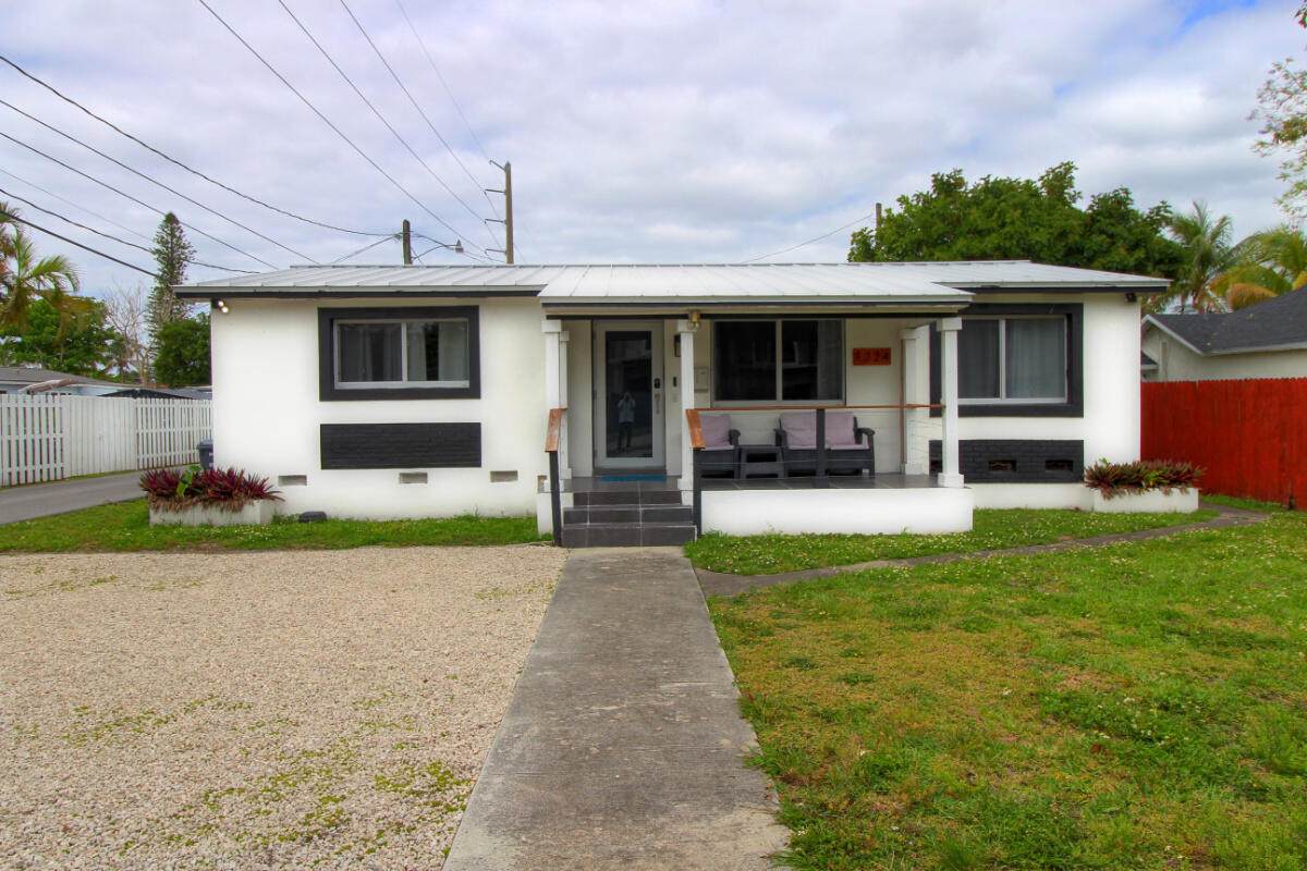 1324 24th Avenue - Photo 1