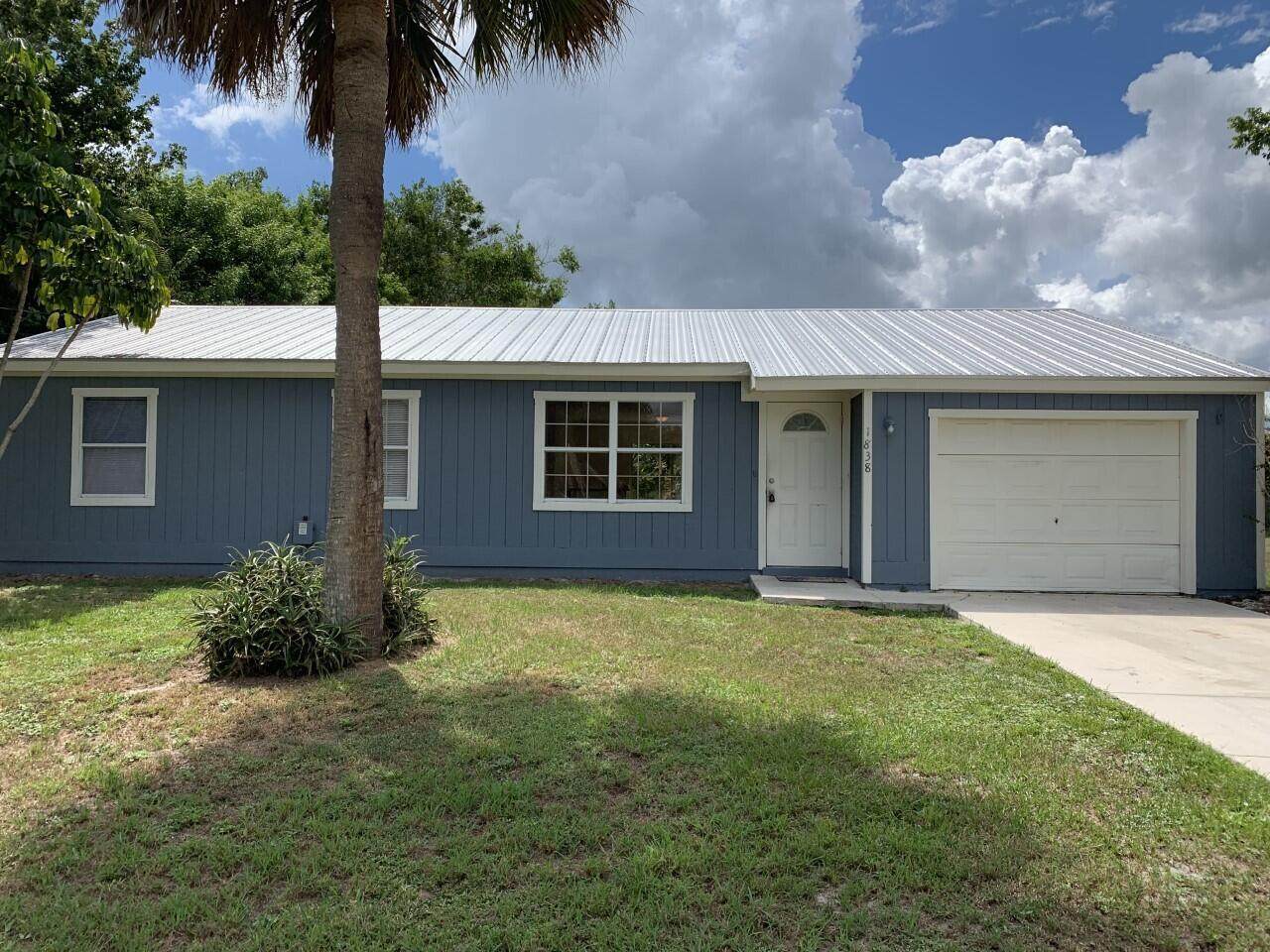 1838 North Buttonwood Drive - Photo 1