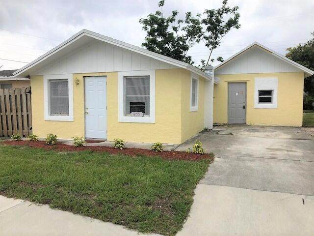 1305 25th Street - Photo 1