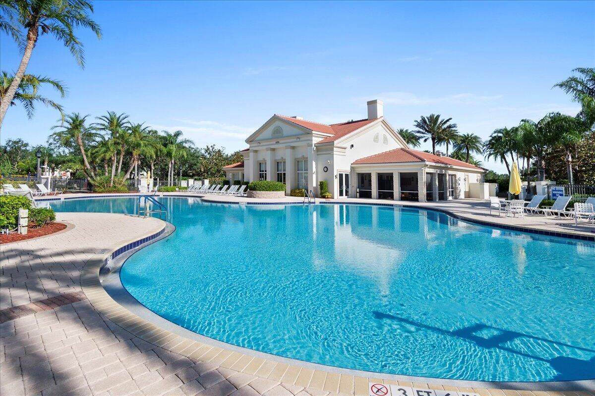 https://bt-photos.global.ssl.fastly.net/beaches/1280_boomver_2_B26020189-2.jpg