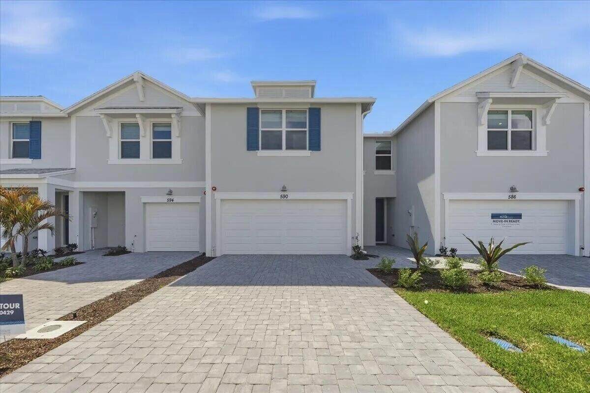 590 Salisbury Circle - Photo 1