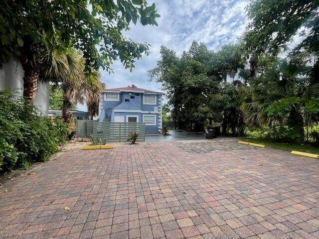 919 2nd Street - Photo 1