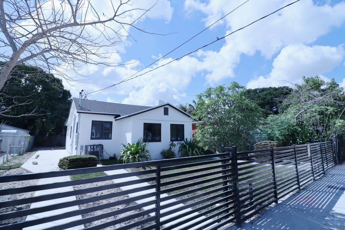 3040 13th Avenue - Photo 1