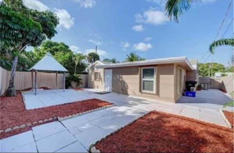 952 30th Street - Photo 1