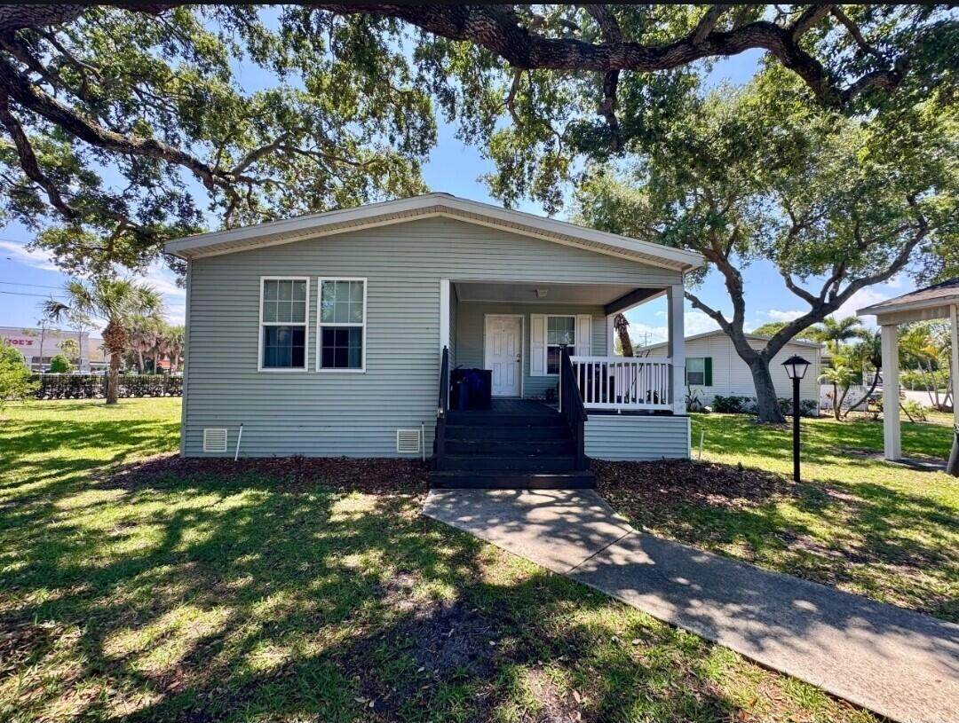 2555 Pga Boulevard - Photo 1