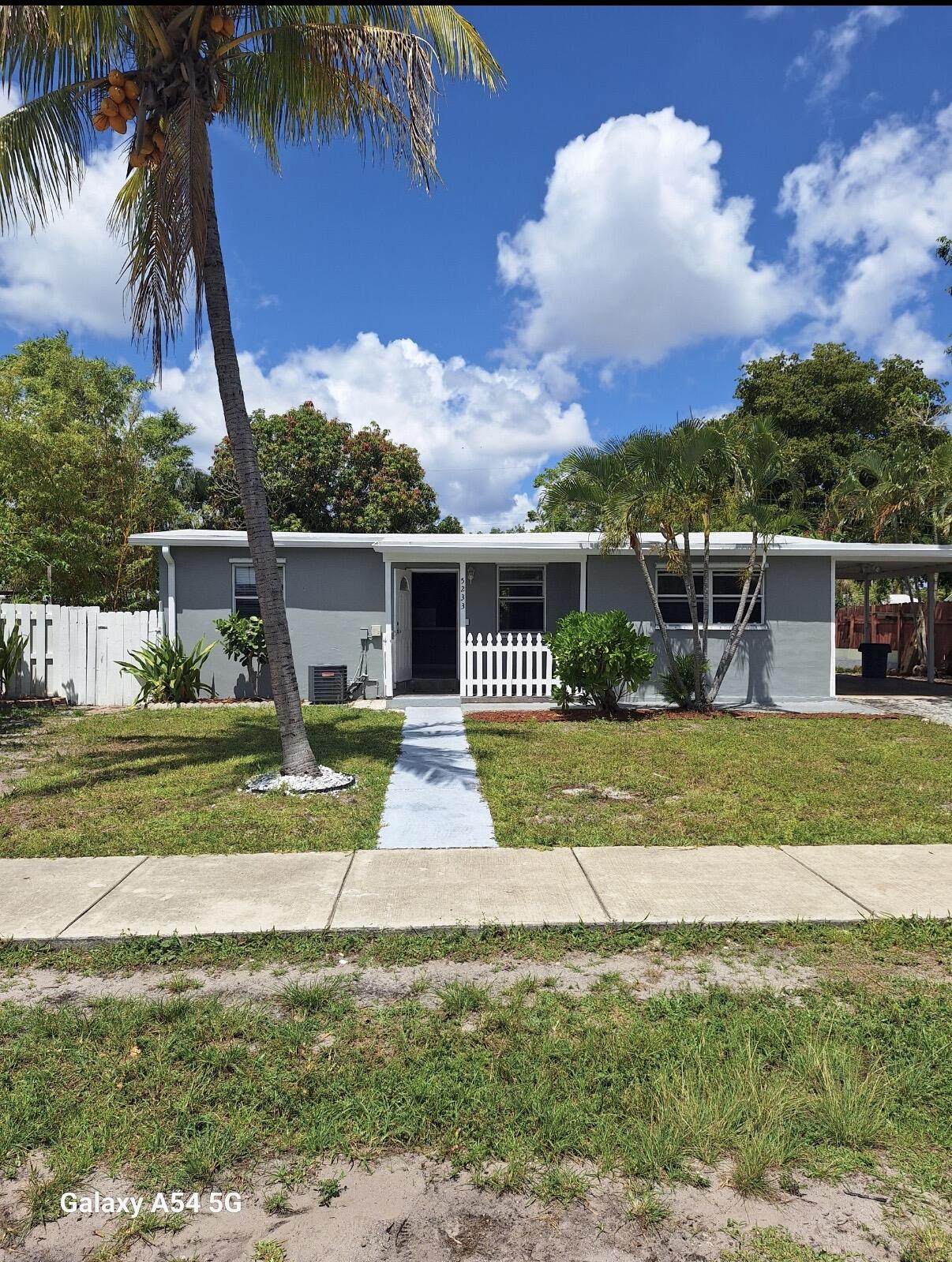5233 20th Terrace - Photo 1