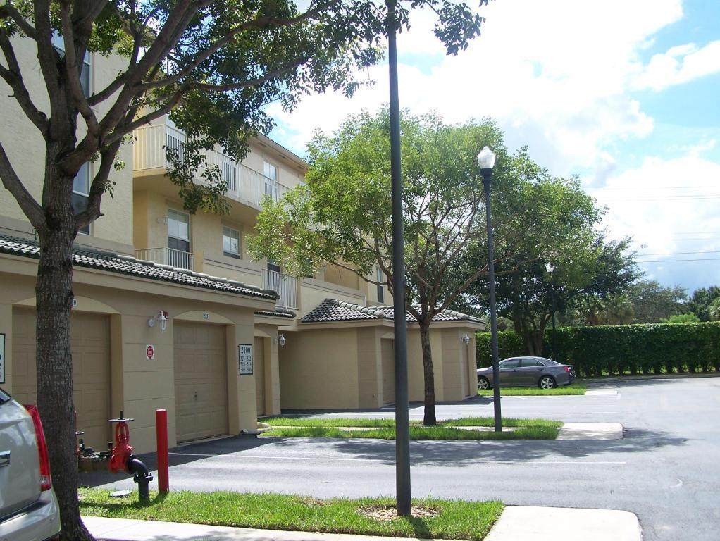 2100 Greenview Shores Boulevard - Photo 1