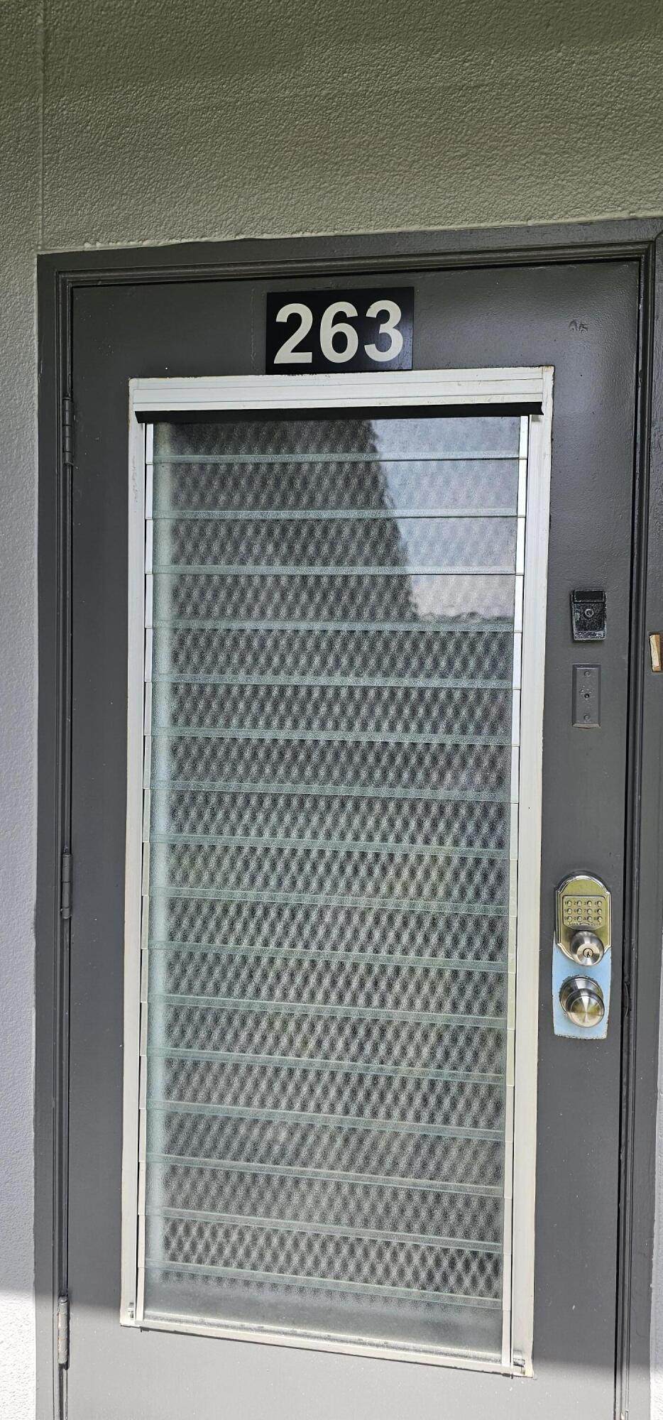 263 Suffolk G - Photo 1