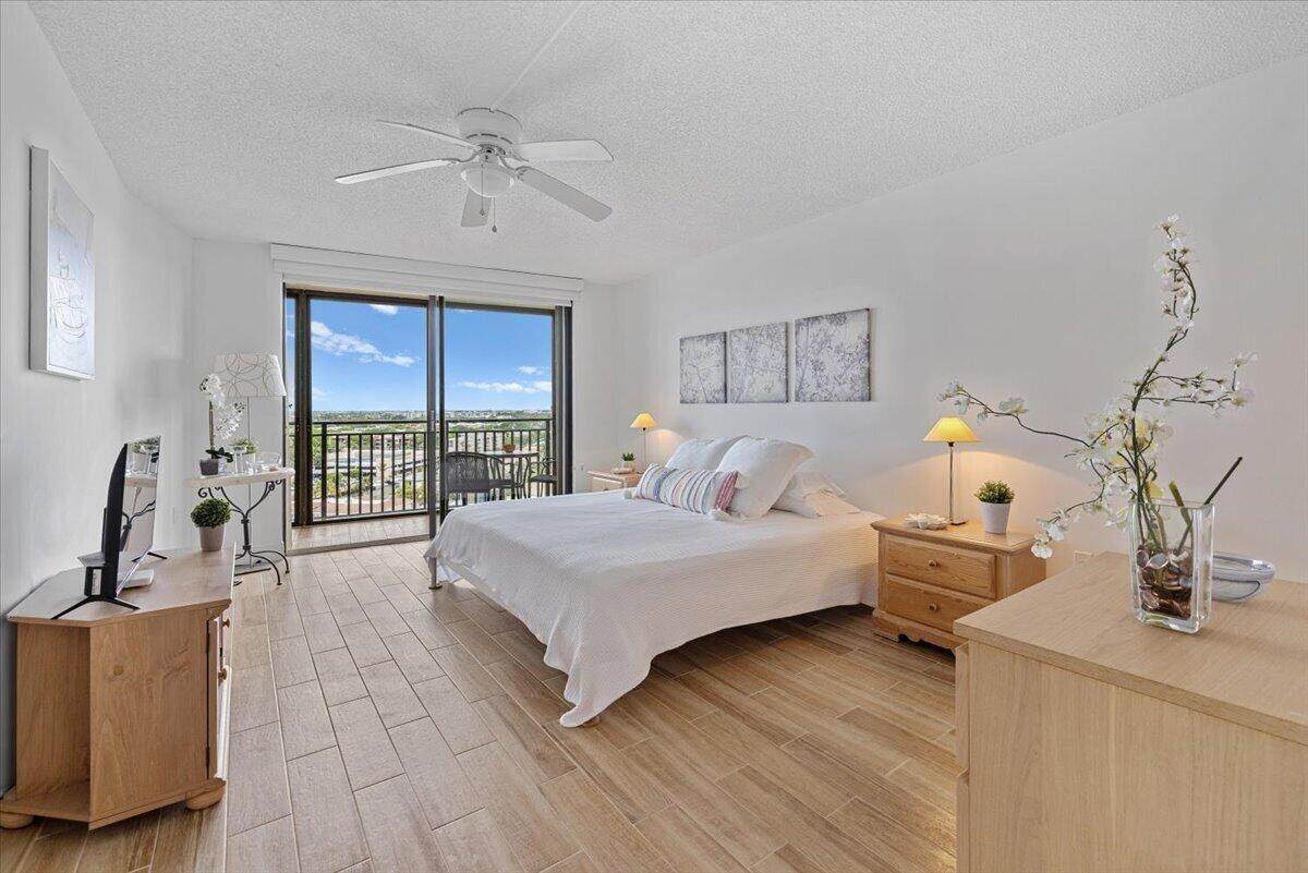 3912 Ocean Boulevard - Photo 1