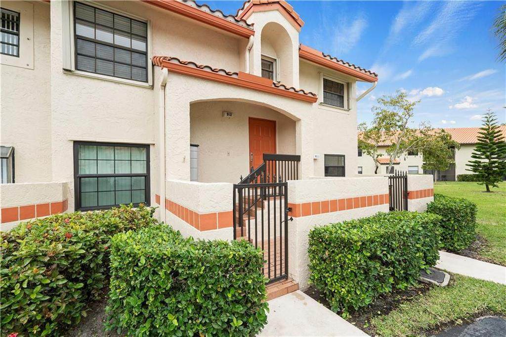 912 Congressional Way - Photo 1