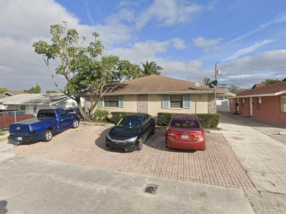 1005 Green Street - Photo 1