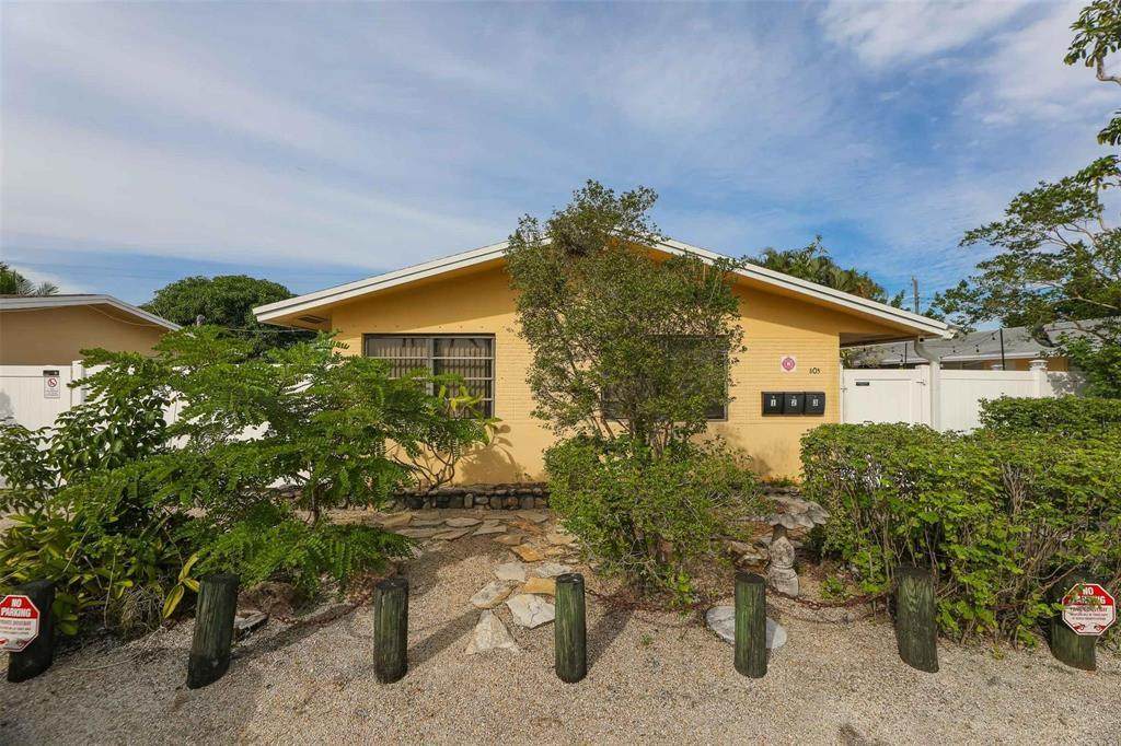 805 40th Street - Photo 1