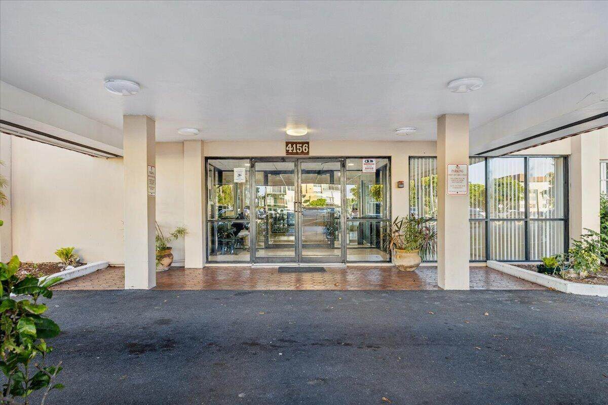 4156 Inverrary Drive - Photo 1