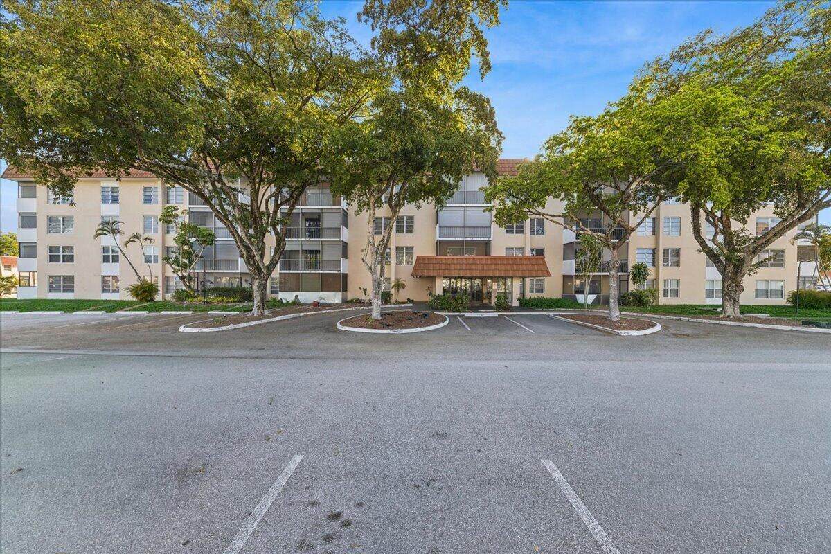 https://bt-photos.global.ssl.fastly.net/beaches/orig_boomver_1_B26043763-2.jpg