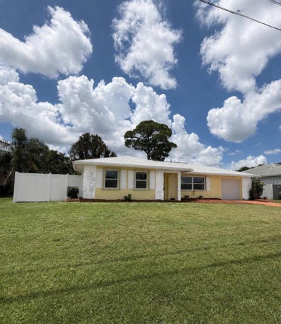 772 Thornhill Drive - Photo 1