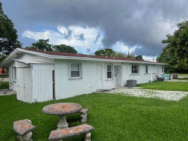 106 12TH Avenue - Photo 1
