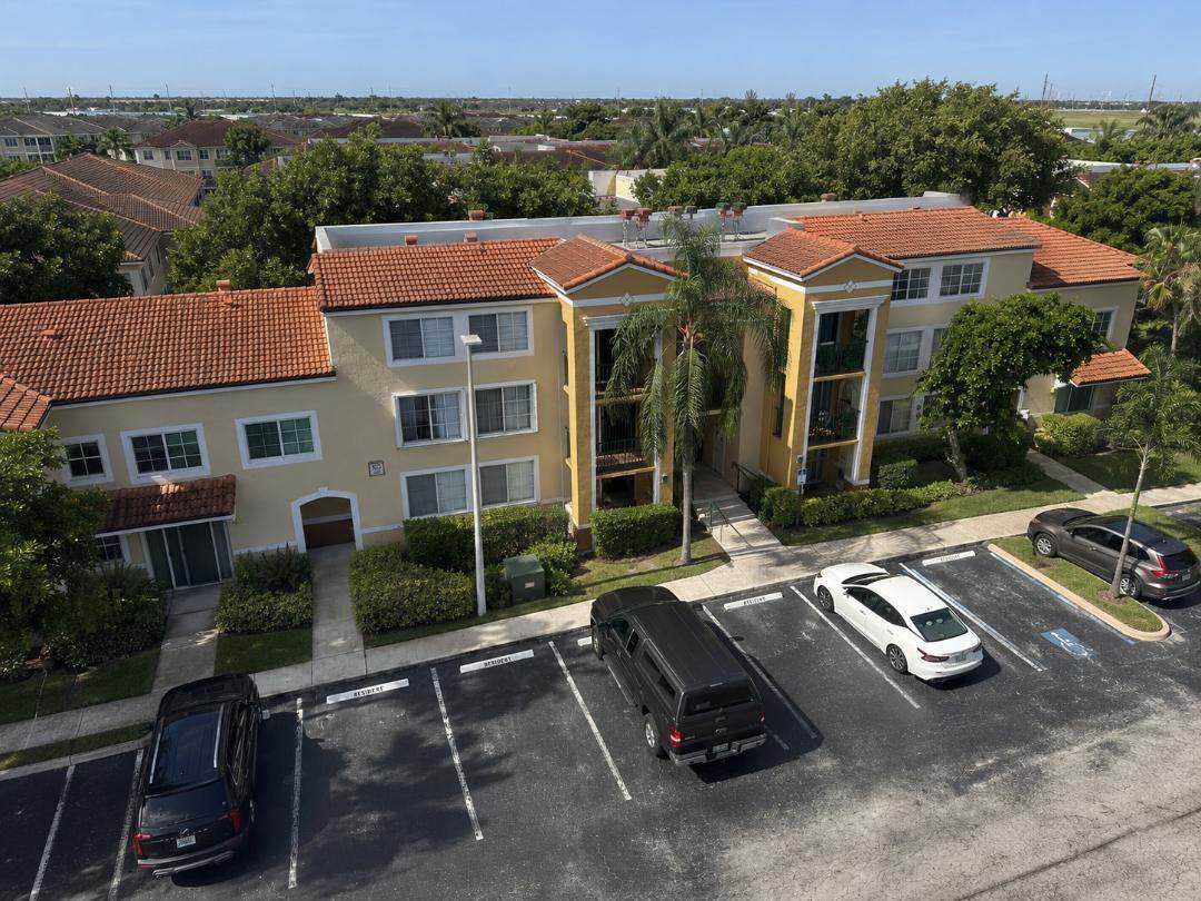 103 Yacht Club Way - Photo 1