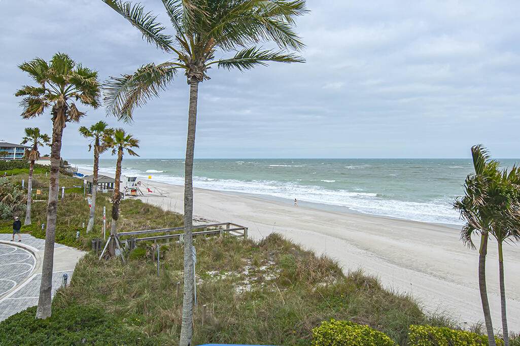https://bt-photos.global.ssl.fastly.net/beaches/orig_boomver_1_B26053727-2.jpg