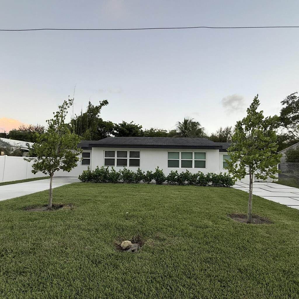 118 7TH Street - Photo 1