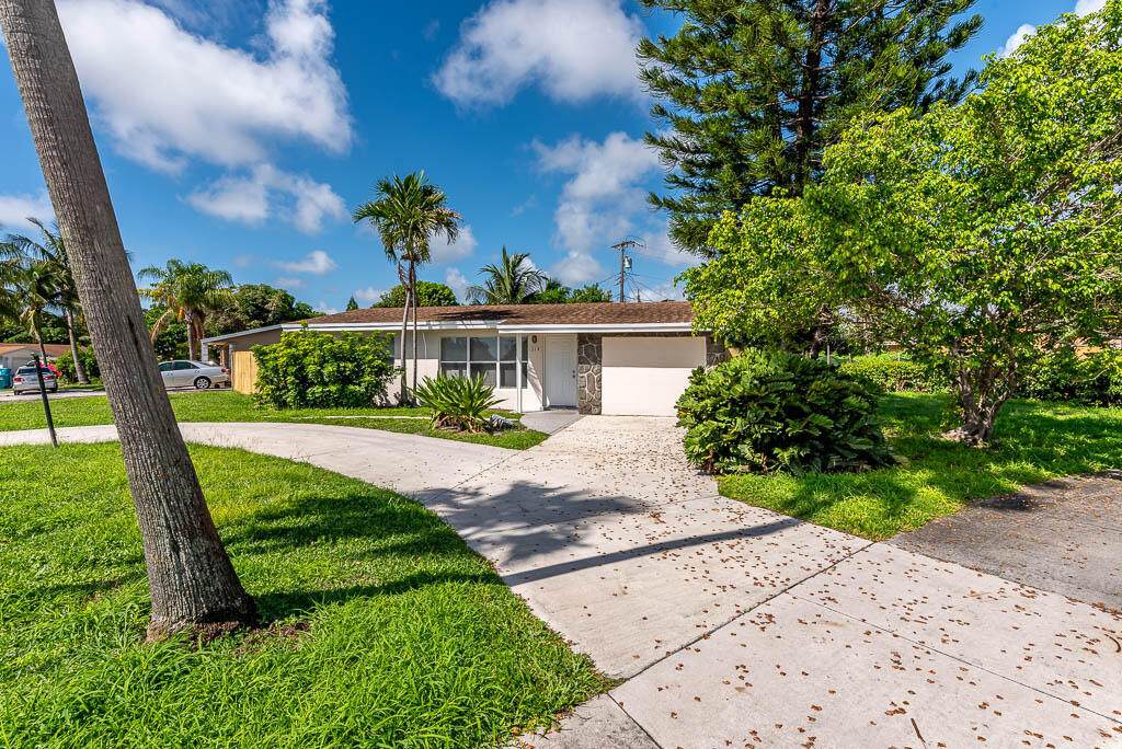 314 Gateway Boulevard - Photo 1
