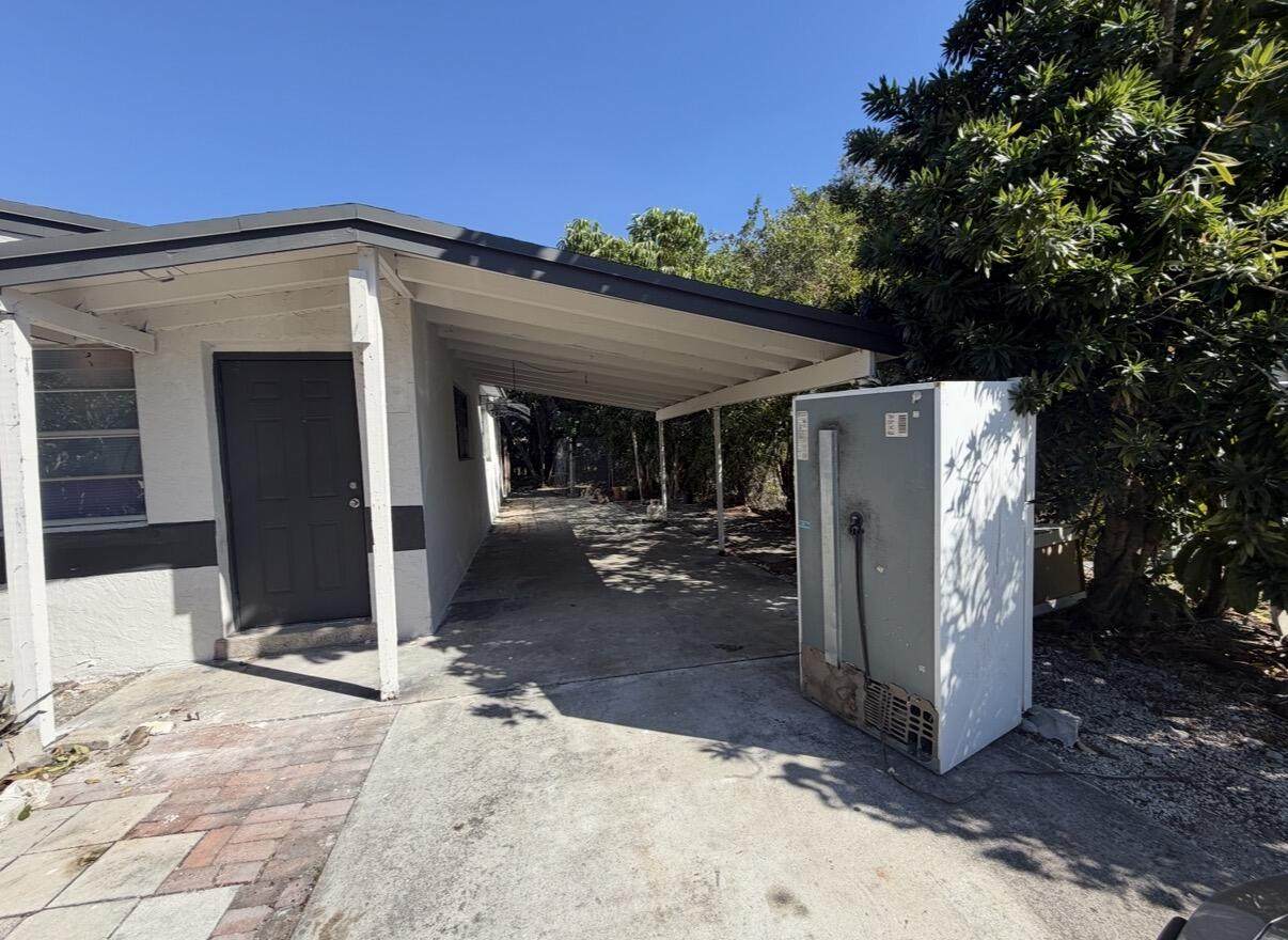 313 15TH Terrace - Photo 1