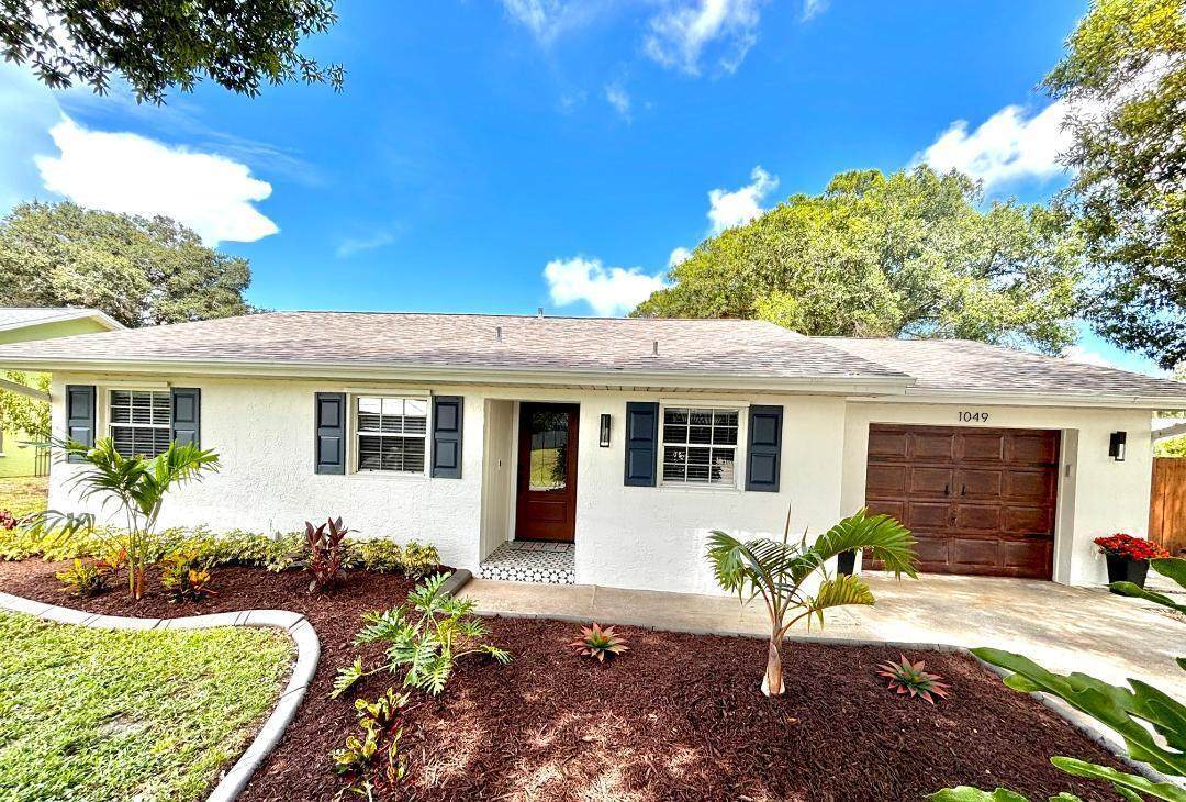 1049 Phelps Street - Photo 1