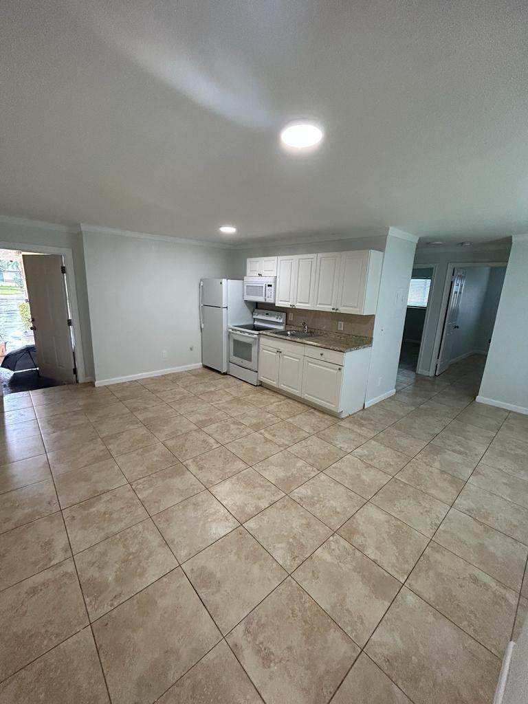 1119 6TH Avenue - Photo 1