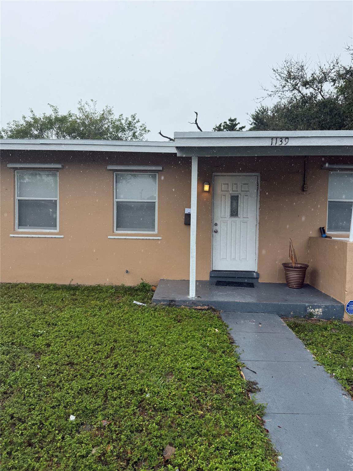 1139 9TH Avenue - Photo 1