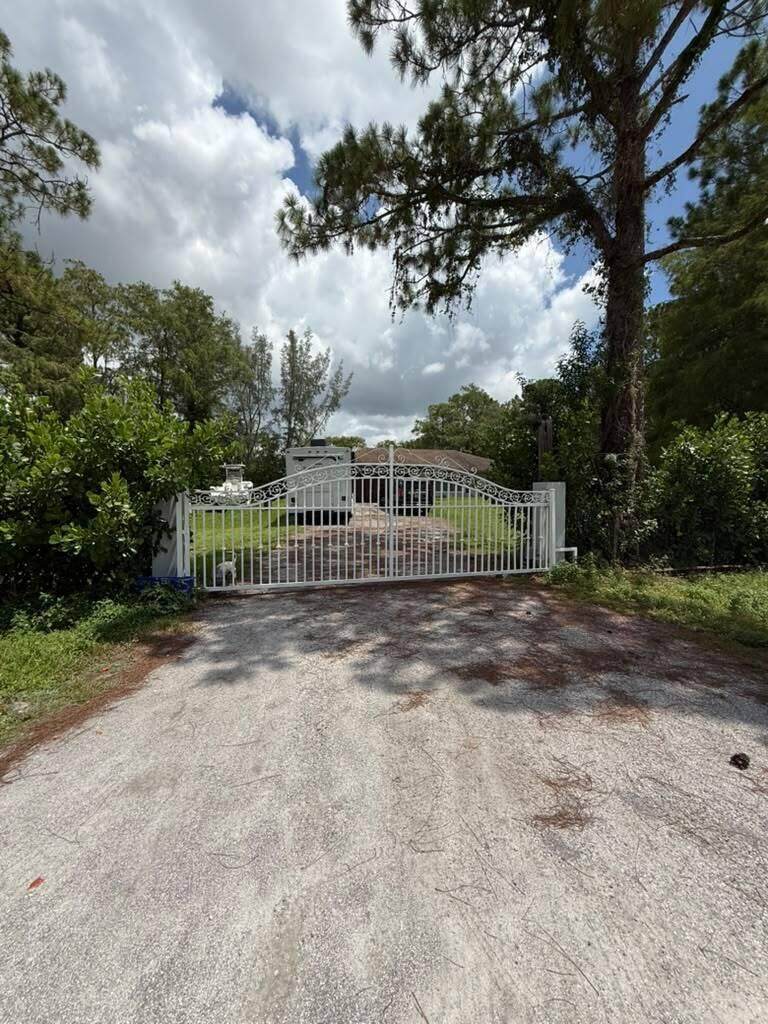 17995 31ST Road - Photo 1